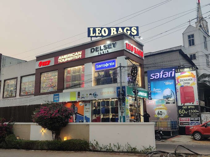 LEO BAGS & MORE